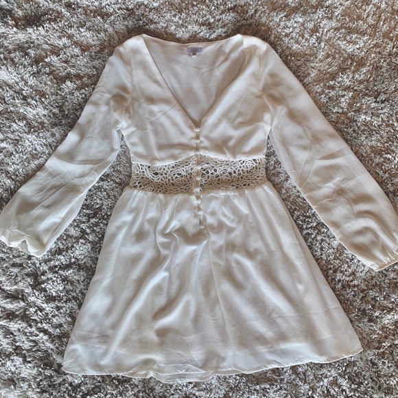 White Tobi dress with see through lace - Picture 2 of 8